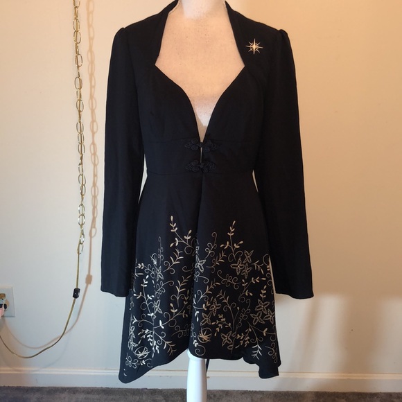 Hot Topic Netflix The Witcher high low waistcoat - Picture 3 of 7